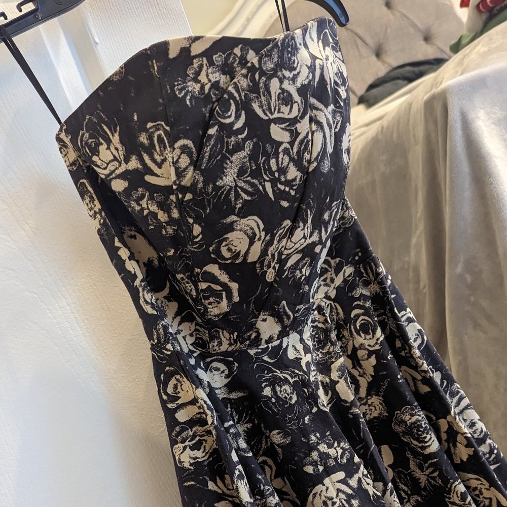 Angie BW Floral Strapless Mini S